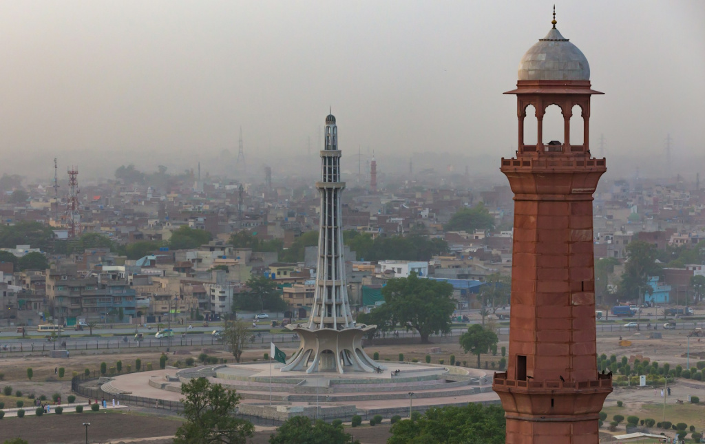 Rent a car Lahore - Al farooq Rent a car